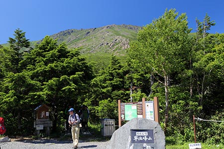 小田越登山口から早池峰山