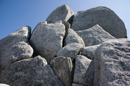 オベリスクてっぺんの岩