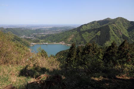 宮ヶ瀬ダムと仏果山、高取山