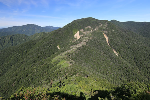 甲武信岳、国師ヶ岳方面の眺め