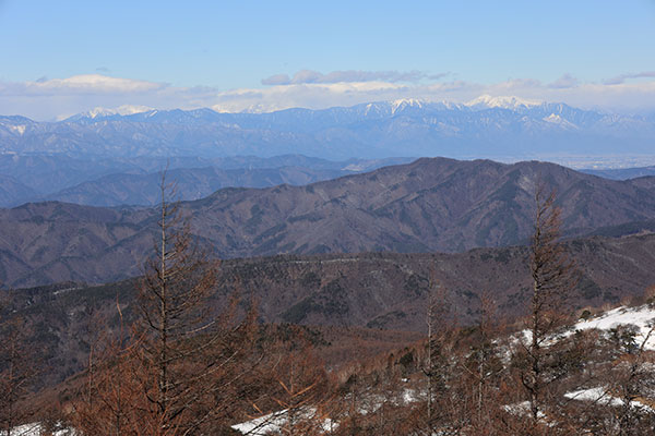 北アルプスには雲がかかる