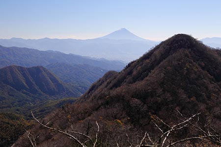 茅ヶ岳と富士山