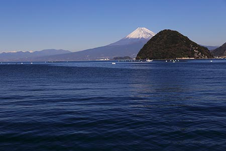 淡島と富士山